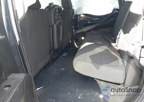 2021 Chevrolet Silverado 1500 2Wd Short Bed Custom z USA, uszkodzony, nr VIN 1GCPWBEK1MZ250755